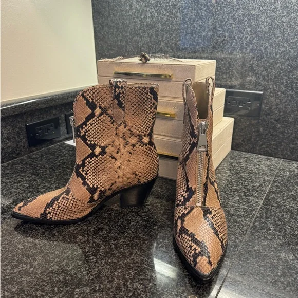 Paige cowboy boots size 8.5 - never worn! - Picture 4 of 4